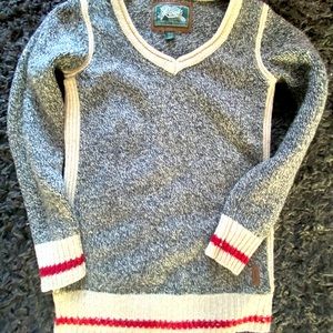 ✨ROOTS Cabin Long Sleeve Sweater ✨